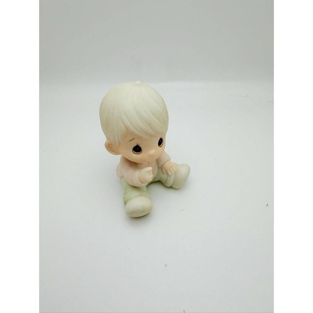 VTG 1983 Precious Moments "Baby Boy Crawling" Bisque Porcelain Figurine #E-2852E